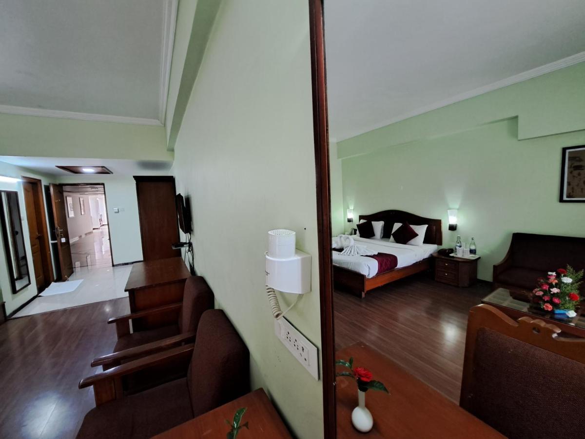 Hotel Preethi Classic Towers Ooty Bagian luar foto