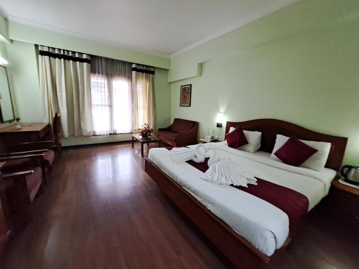 Hotel Preethi Classic Towers Ooty Bagian luar foto