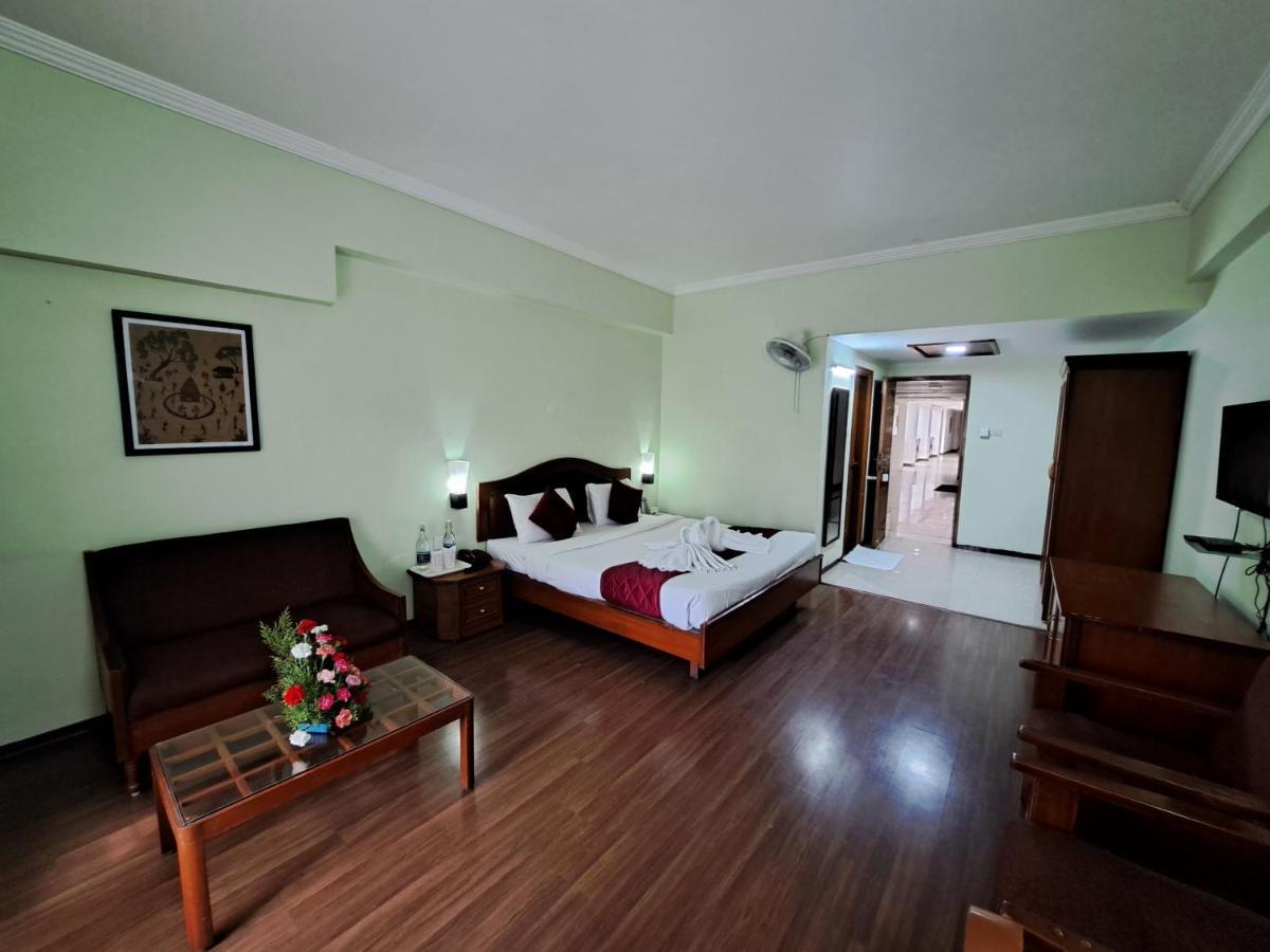Hotel Preethi Classic Towers Ooty Bagian luar foto