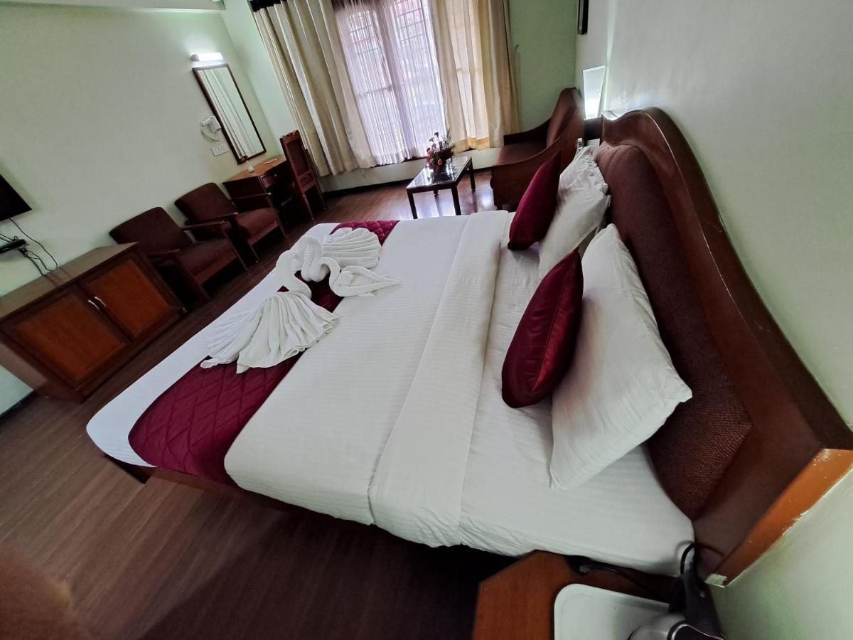 Hotel Preethi Classic Towers Ooty Bagian luar foto