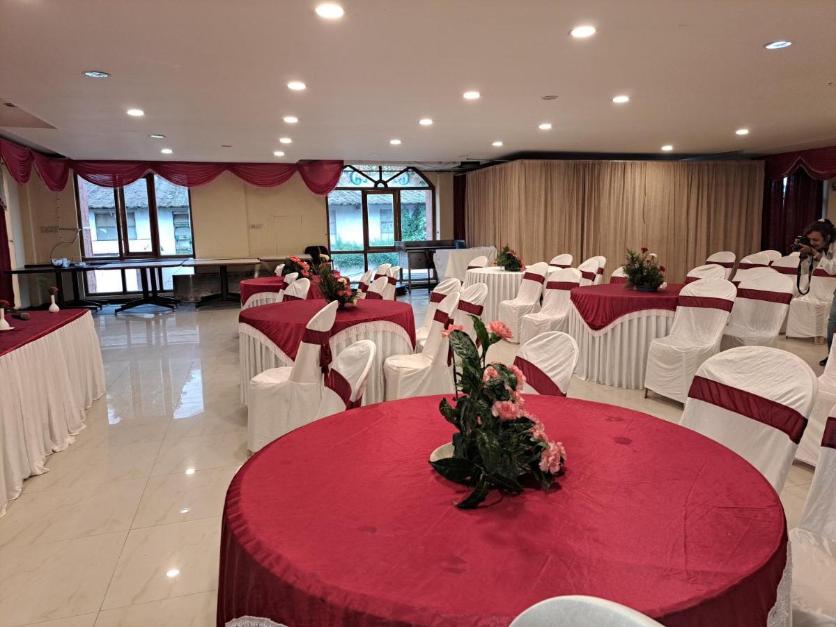 Hotel Preethi Classic Towers Ooty Bagian luar foto