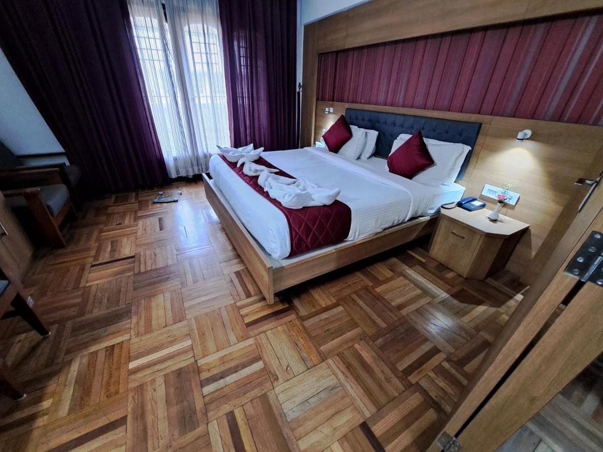 Hotel Preethi Classic Towers Ooty Bagian luar foto
