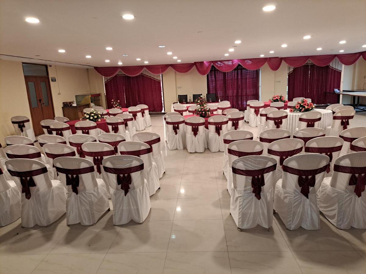 Hotel Preethi Classic Towers Ooty Bagian luar foto