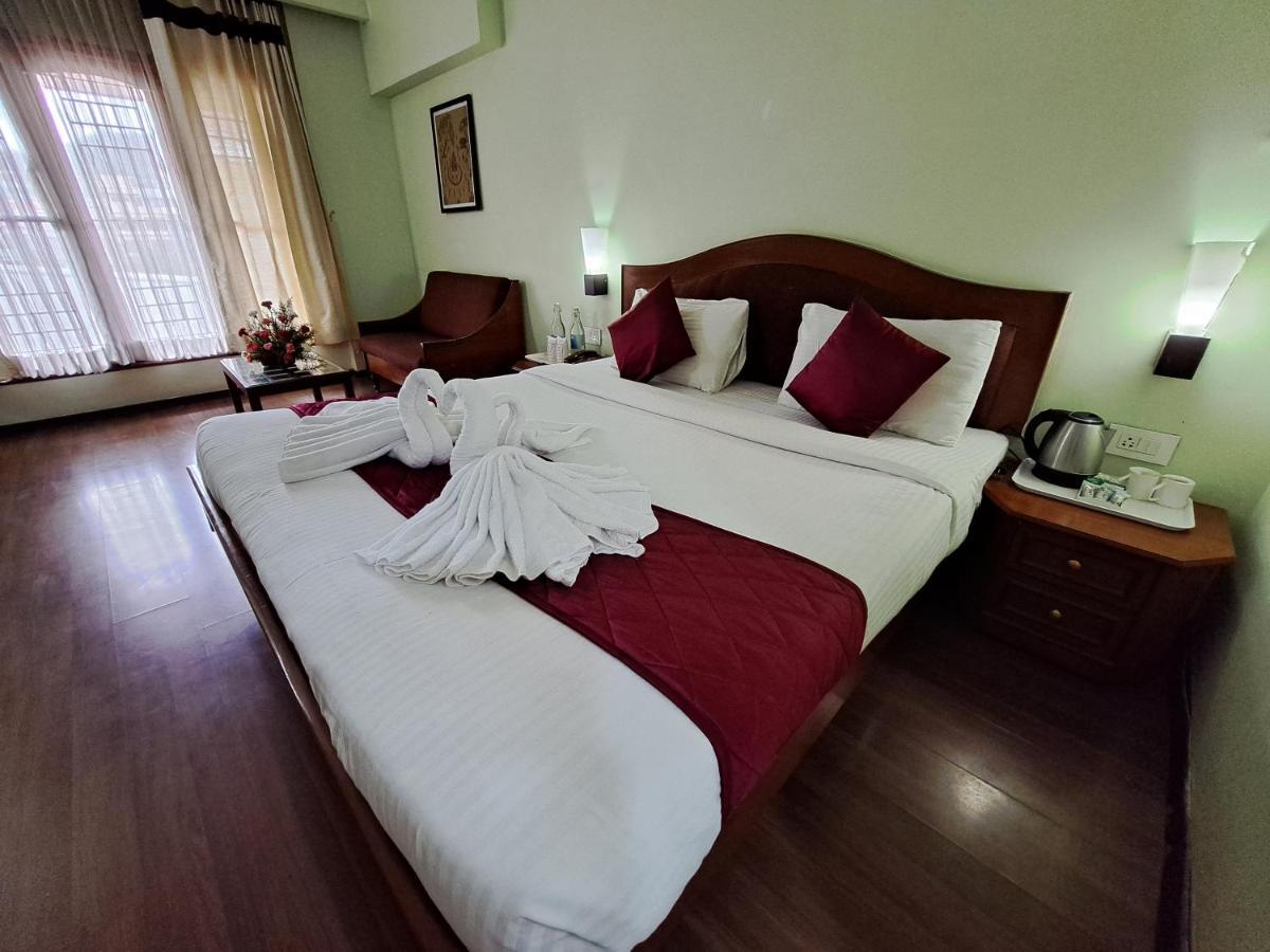 Hotel Preethi Classic Towers Ooty Bagian luar foto
