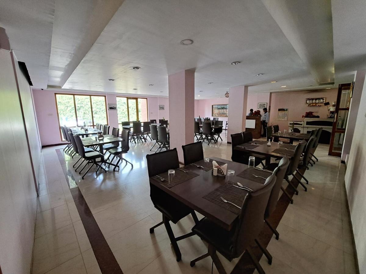 Hotel Preethi Classic Towers Ooty Bagian luar foto