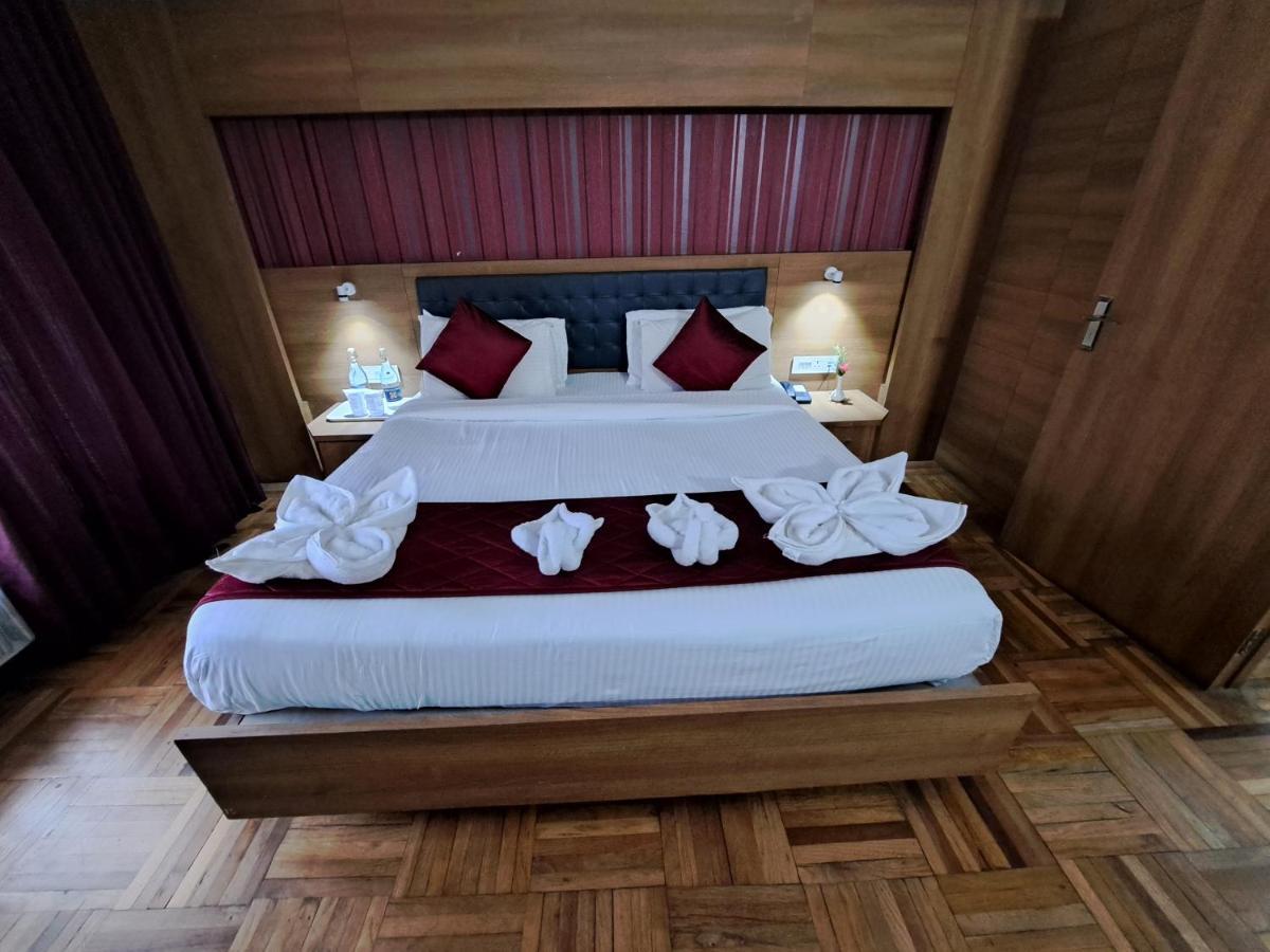 Hotel Preethi Classic Towers Ooty Bagian luar foto